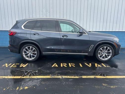 Gray Metallic 2021 BMW X5 xDrive40i