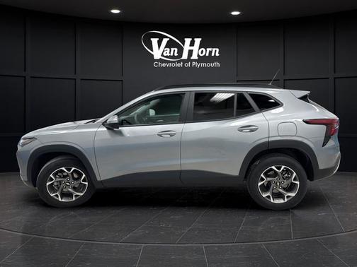 Sterling Gray Metallic 2025 Chevrolet Trax LT