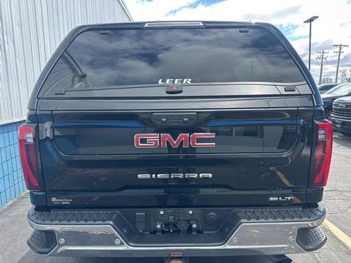 Onyx Black 2024 GMC Sierra 2500 SLT