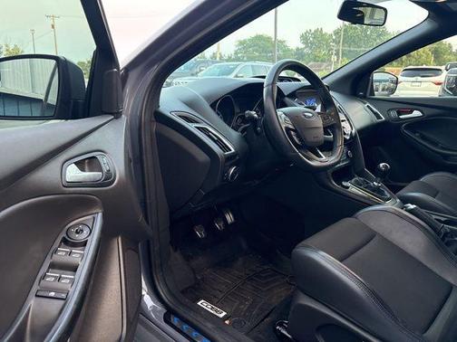 2017 Ford Focus RS Base