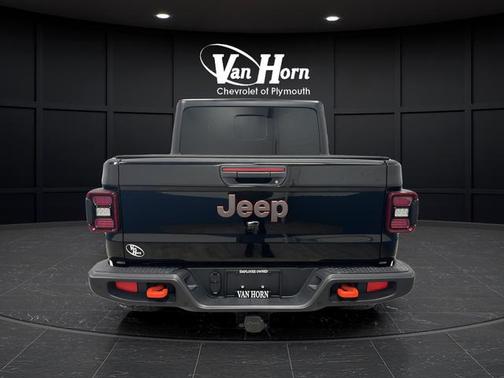 Black Clearcoat 2024 Jeep Gladiator Mojave