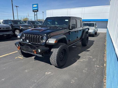 Black Clearcoat 2024 Jeep Gladiator Mojave