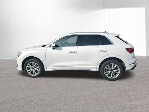 2024 Audi Q3 45 S line Premium