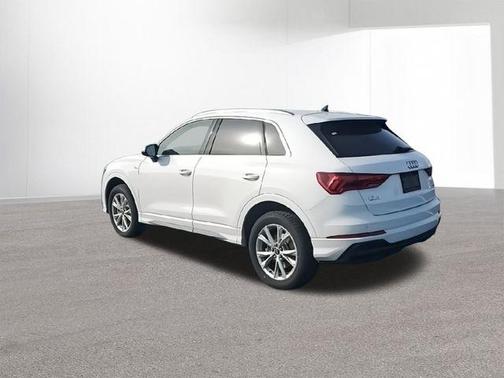 2024 Audi Q3 45 S line Premium