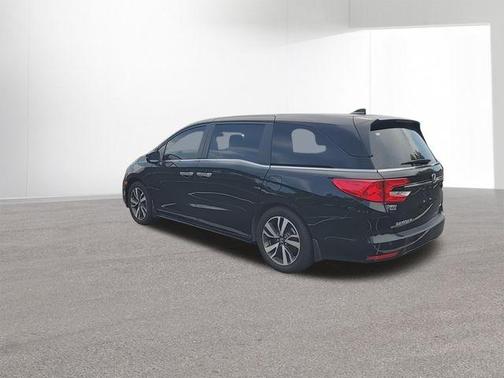 Crystal Black Pearl 2024 Honda Odyssey Touring