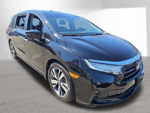 Crystal Black Pearl 2024 Honda Odyssey Touring