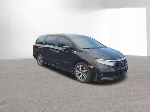Crystal Black Pearl 2024 Honda Odyssey Touring