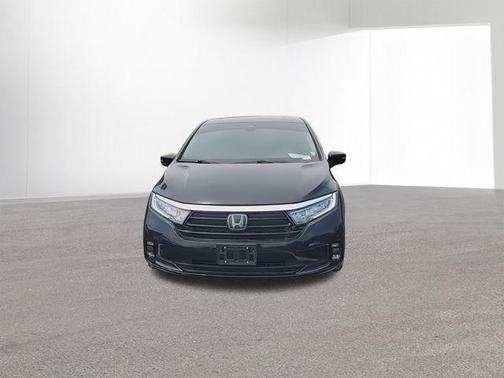 Crystal Black Pearl 2024 Honda Odyssey Touring
