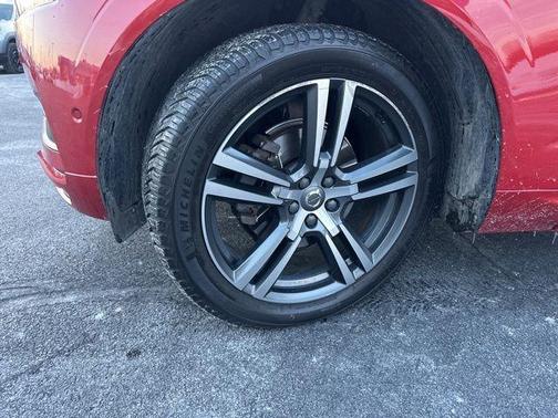 2019 Volvo XC60 T5 Momentum
