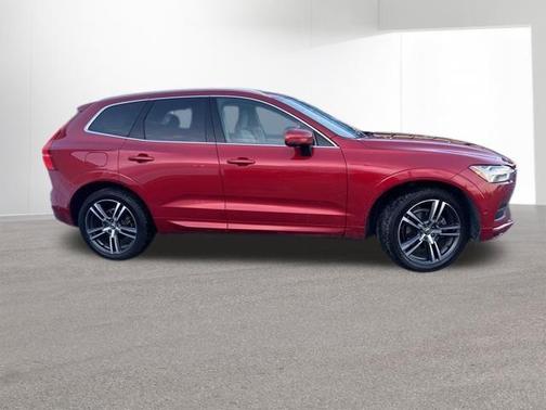 2019 Volvo XC60 T5 Momentum