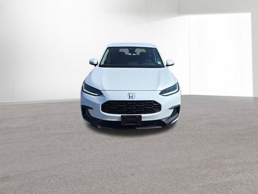 Platinum White Pearl 2023 Honda HR-V LX