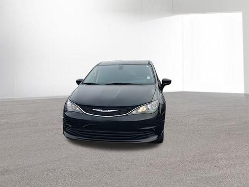 2020 Chrysler Voyager LX