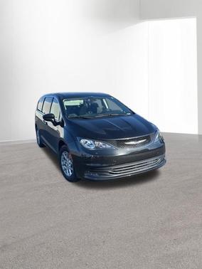 2020 Chrysler Voyager LX