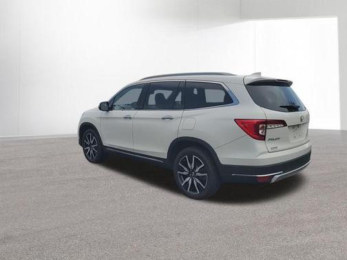 White Diamond Pearl 2019 Honda Pilot Touring 8-Passenger