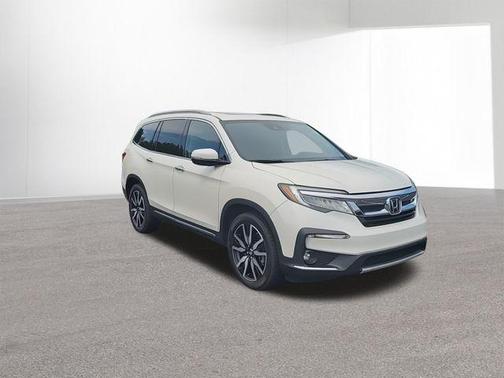 White Diamond Pearl 2019 Honda Pilot Touring 8-Passenger