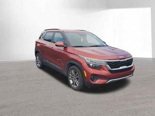 Mars Orange 2022 Kia Seltos S