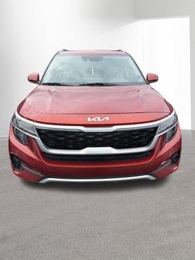 Mars Orange 2022 Kia Seltos S