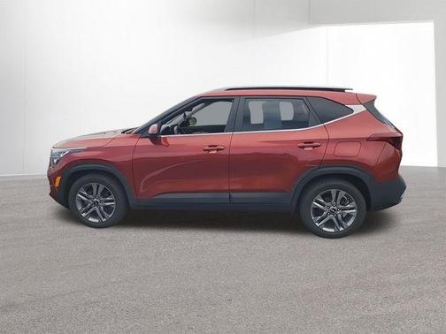 Mars Orange 2022 Kia Seltos S