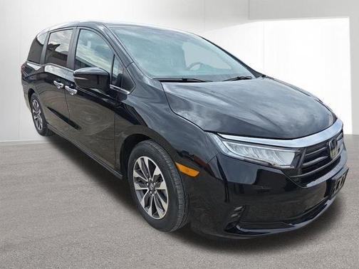 Crystal Black Pearl 2024 Honda Odyssey EX-L