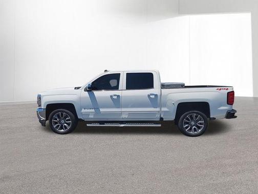 Summit White 2018 Chevrolet Silverado 1500 LT