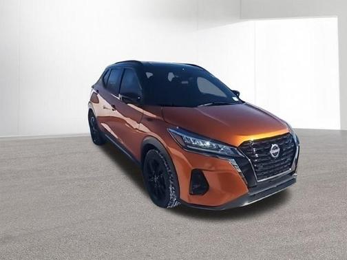 2022 Nissan Kicks SR