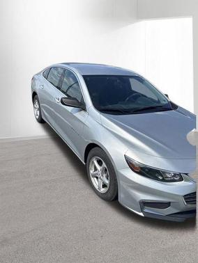 Silver Ice Metallic 2017 Chevrolet Malibu 1LS