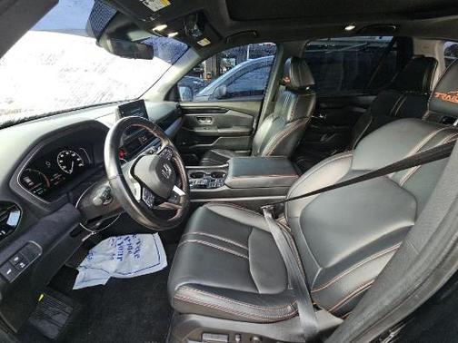 Crystal Black Pearl 2023 Honda Pilot TrailSport