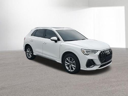 2023 Audi Q3 45 S line Premium
