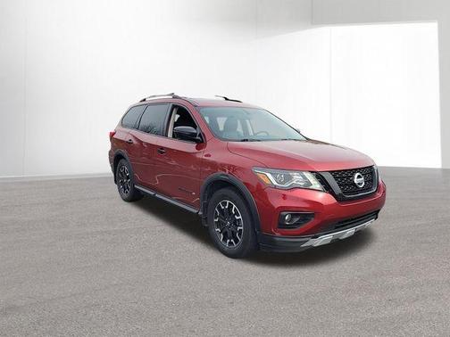 2020 Nissan Pathfinder SL