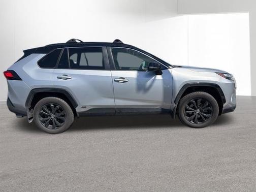 Silver Sky Metallic 2022 Toyota RAV4 Hybrid XSE
