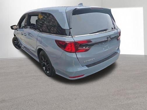 Sonic Gray Pearl 2024 Honda Odyssey Sport
