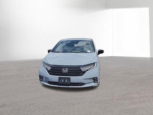Sonic Gray Pearl 2024 Honda Odyssey Sport