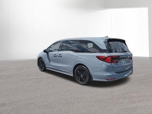 Sonic Gray Pearl 2024 Honda Odyssey Sport