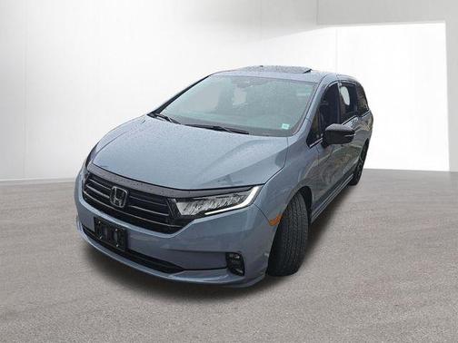 Sonic Gray Pearl 2024 Honda Odyssey Sport