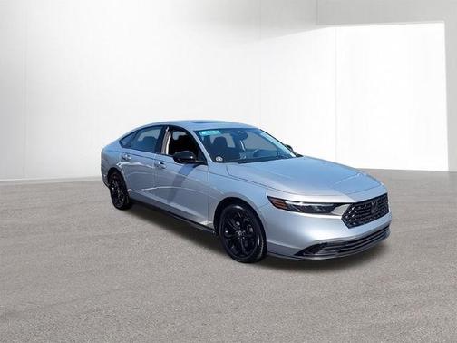 Solar Silver Metallic 2025 Honda Accord SE