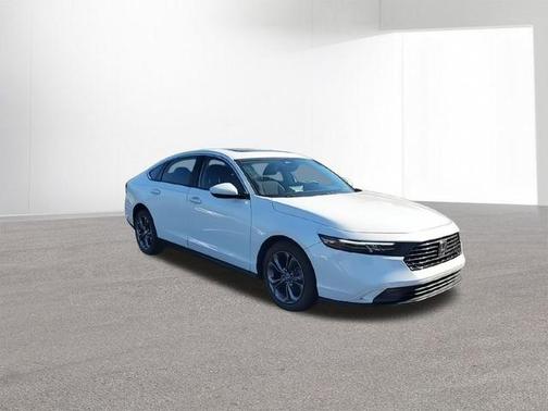 Platinum White Pearl 2023 Honda Accord EX