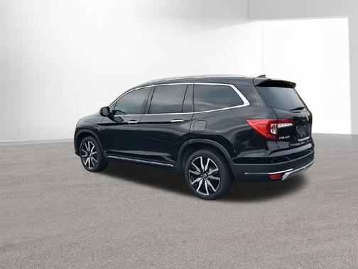2019 Honda Pilot Touring 8-Passenger