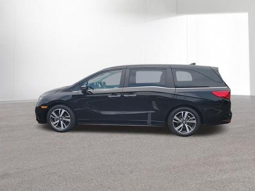 Crystal Black Pearl 2023 Honda Odyssey Touring