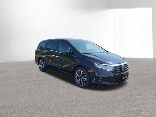 Crystal Black Pearl 2023 Honda Odyssey Touring