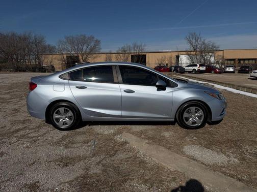 2017 Chevrolet Cruze LS