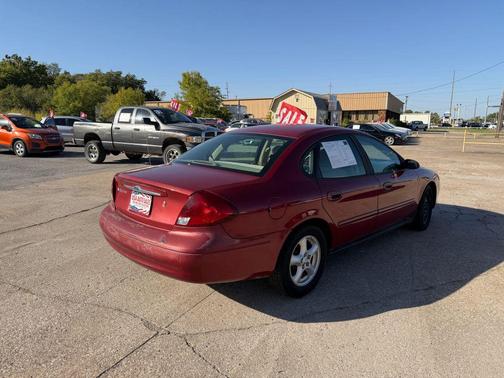 2003 Ford Taurus SE