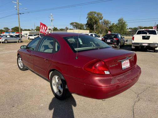 2003 Ford Taurus SE
