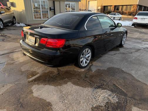 2011 BMW 328 328i Convertible 2D