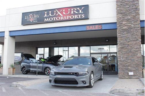 Photo 3 of 42 of 2019 Dodge Charger Scat Pack