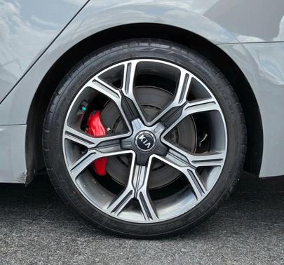 2020 Kia Stinger GT1