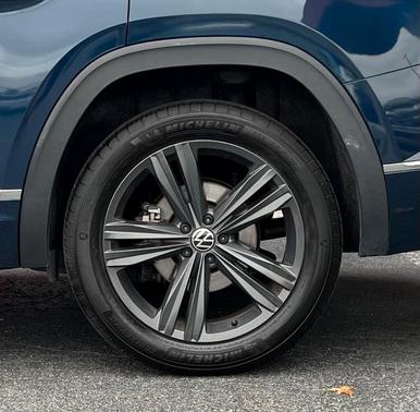 2021 Volkswagen Atlas 3.6 SE w/ Technology R-Line