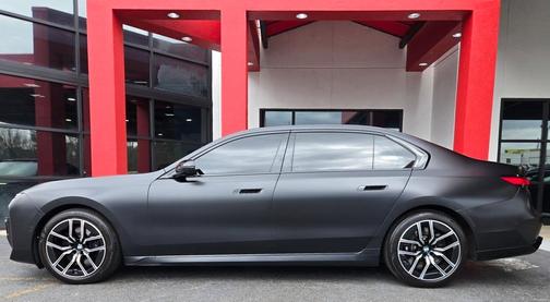 2023 BMW 760 760i xDrive