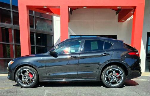 2022 Alfa Romeo Stelvio Veloce