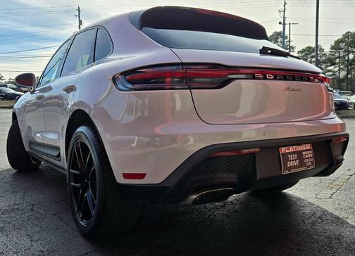 2022 Porsche Macan Base
