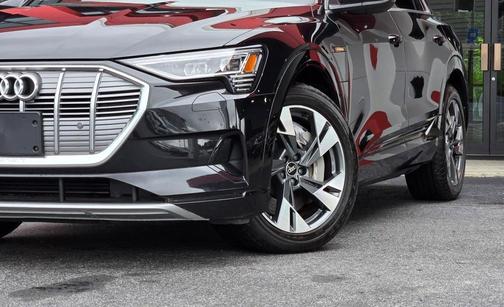 2021 Audi e-tron Premium